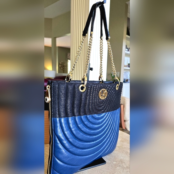 Henri Bendel No. 7 Blue Quilted Leather Expandable Zipper Shoulder Bag NWOT - Picture 3 of 16